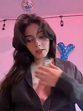 Snapshot of LiliJones_ chatting on April 13, 2026, 8:46 pm LiliJones online show from April 13, 2026, 8:46 pm