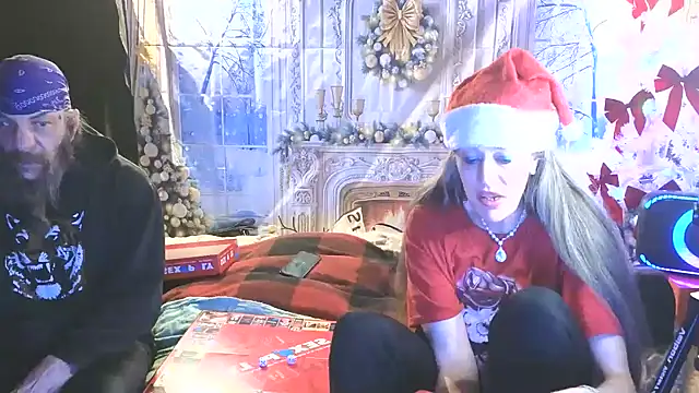 Snapshot of PropertyAndBiker chatting on December 15, 2025, 11:31 pm PropertyAndBiker online show from December 15, 2025, 11:31 pm