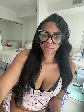 mialongxo online show from February 22, 2026, 1:57 pm