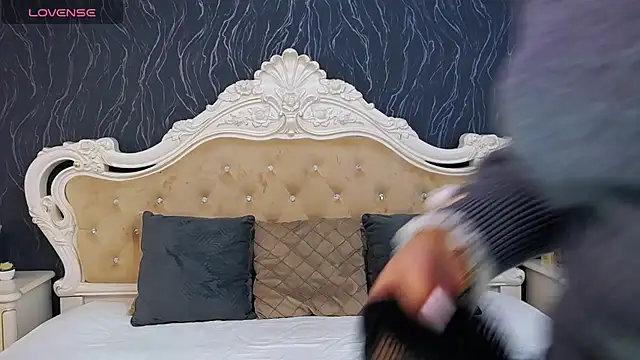 Lauren Saint online show from February 1, 2025, 12:47 pm