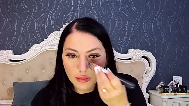 Lauren Saint online show from November 5, 2025, 7:55 am