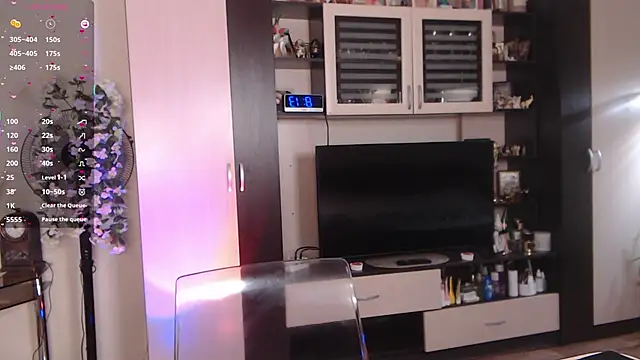 Snapshot of SheilaRyan chatting on November 11, 2025, 5:13 am SheilaRyan online show from November 11, 2025, 5:13 am