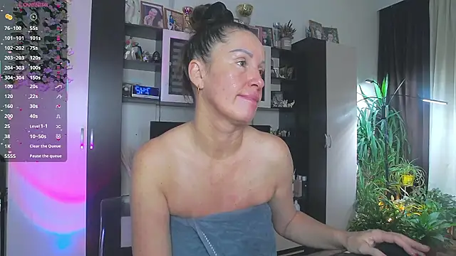 SheilaRyan online show from February 3, 2026, 4:43 am