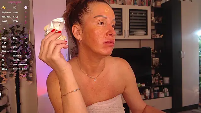 Snapshot of SheilaRyan chatting on September 10, 2025, 4:44 am SheilaRyan online show from September 10, 2025, 4:44 am