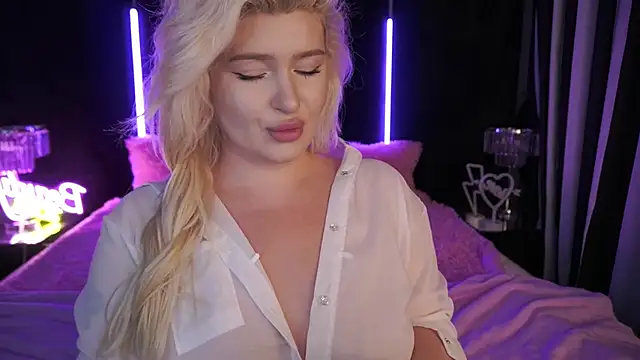 CocoSecretss online show from March 3, 2025, 6:52 am