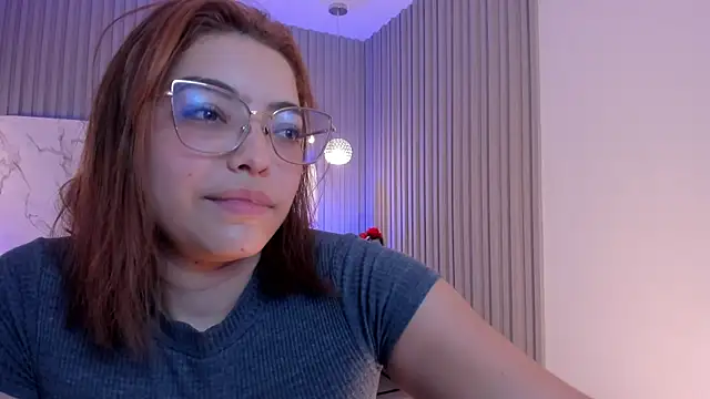 Snapshot of Dollar-girl chatting on May 14, 2026, 12:40 am Dollar-girl online show from May 14, 2026, 12:40 am