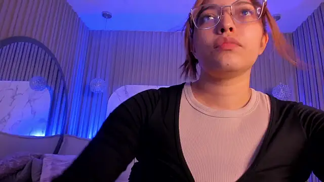 Snapshot of Dollar-girl chatting on May 16, 2026, 10:47 am Dollar-girl online show from May 16, 2026, 10:47 am