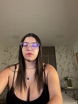 Snapshot of Dollar-girl chatting on March 19, 2026, 2:06 pm Dollar-girl online show from March 19, 2026, 2:06 pm