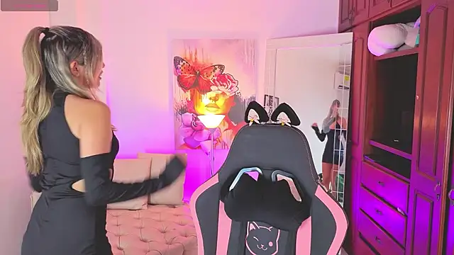 NATAASHA    online show from February 11, 2026, 3:39 am