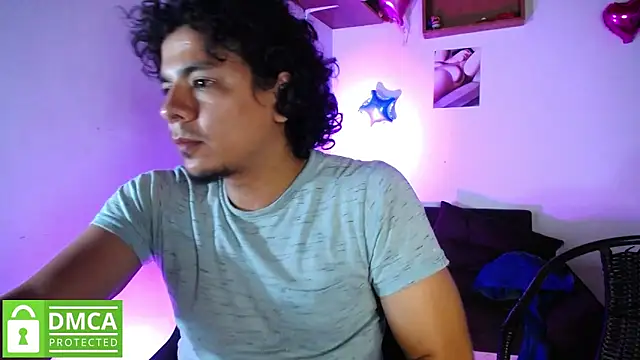 Snapshot of Mr_MrsCurie chatting on January 23, 2025, 3:37 am Mr MrsCurie online show from January 23, 2025, 3:37 am