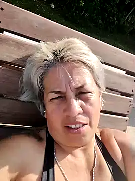 Snapshot of DirtyBIianca chatting on April 4, 2026, 1:28 pm DirtyBIianca online show from April 4, 2026, 1:28 pm