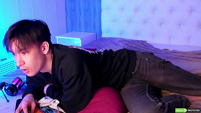 Snapshot of CalvinOwens chatting on March 22, 2025, 6:54 am CalvinOwens online show from March 22, 2025, 6:54 am