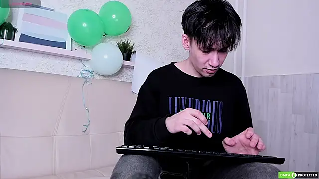 Snapshot of CalvinOwens chatting on March 17, 2025, 12:46 pm CalvinOwens online show from March 17, 2025, 12:46 pm