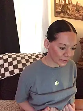 SidneyRaee online show from December 17, 2025, 4:34 pm