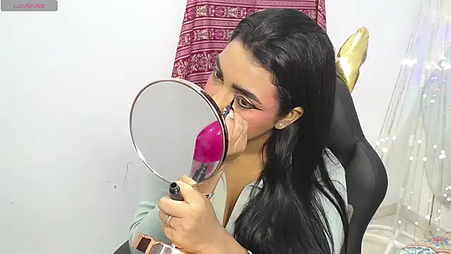 Snapshot of lakshmiraniii chatting on November 18, 2025, 11:46 am lakshmiraniii online show from November 18, 2025, 11:46 am