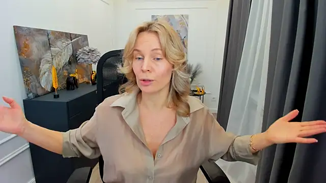 Snapshot of Sinty_Devis chatting on May 7, 2026, 4:39 am Sinty Devis online show from May 7, 2026, 4:39 am