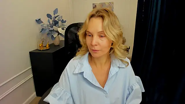 Sinty Devis online show from November 30, 2025, 11:33 am