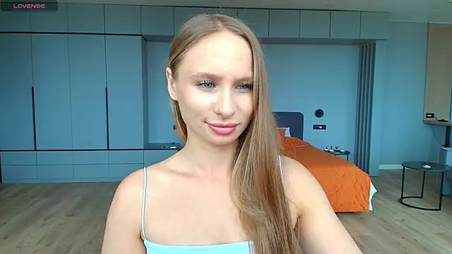 Snapshot of Mad1en chatting on June 16, 2026, 11:32 am Mad1en online show from June 16, 2026, 11:32 am
