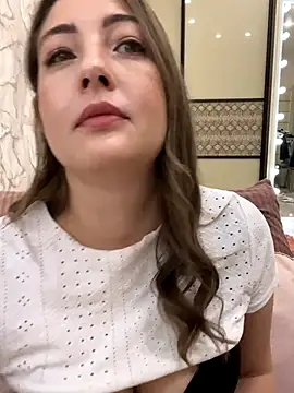 Snapshot of AnnaBri chatting on November 13, 2025, 1:42 am AnnaBri online show from November 13, 2025, 1:42 am