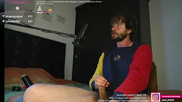 Snapshot of just_maxii chatting on February 6, 2025, 12:22 am just maxii online show from February 6, 2025, 12:22 am