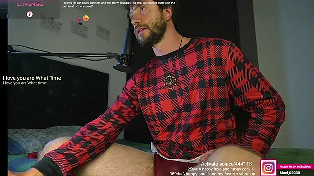 Snapshot of just_maxii chatting on March 19, 2025, 2:05 am just maxii online show from March 19, 2025, 2:05 am