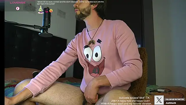 Snapshot of just_maxii chatting on February 8, 2025, 10:40 pm just maxii online show from February 8, 2025, 10:40 pm