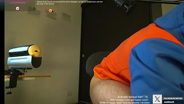 Snapshot of just_maxii chatting on February 22, 2025, 10:31 pm just maxii online show from February 22, 2025, 10:31 pm