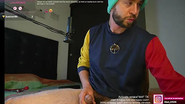 Snapshot of just_maxii chatting on February 15, 2025, 2:04 am just maxii online show from February 15, 2025, 2:04 am