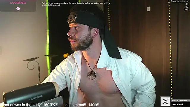 Snapshot of just_maxii chatting on November 11, 2025, 10:26 pm just maxii online show from November 11, 2025, 10:26 pm