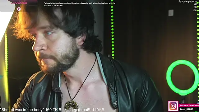 Snapshot of just_maxii chatting on November 8, 2025, 12:03 am just maxii online show from November 8, 2025, 12:03 am