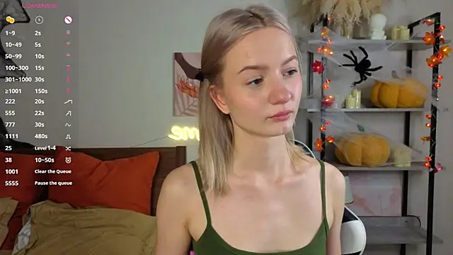 Snapshot of IdaValenti chatting on November 6, 2025, 11:09 pm IdaValenti online show from November 6, 2025, 11:09 pm