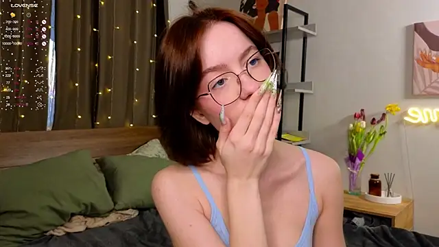 Snapshot of IdaValenti chatting on March 12, 2025, 1:03 am IdaValenti online show from March 12, 2025, 1:03 am