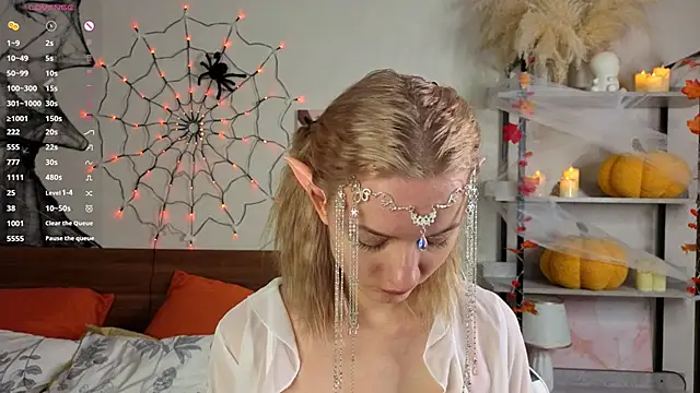 Snapshot of IdaValenti chatting on October 31, 2025, 11:11 pm IdaValenti online show from October 31, 2025, 11:11 pm