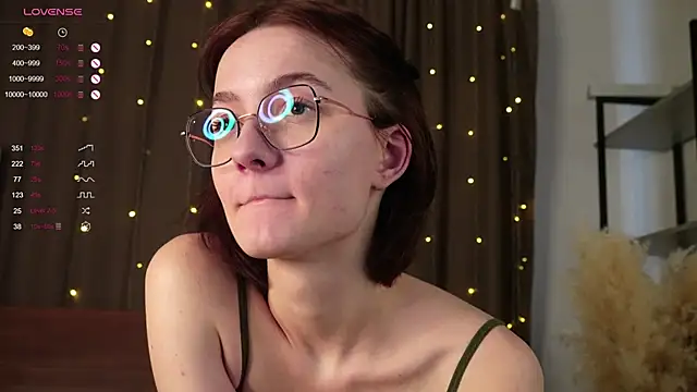 Snapshot of IdaValenti chatting on March 19, 2025, 7:18 am IdaValenti online show from March 19, 2025, 7:18 am