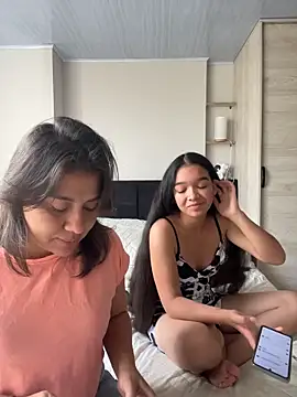 Nina-Eros1 online show from February 10, 2026, 8:52 pm