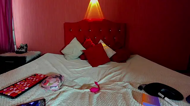 kassandra james online show from January 6, 2026, 1:04 pm