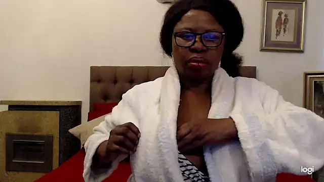 Snapshot of OmegaLipps chatting on December 15, 2025, 4:18 am OmegaLipps online show from December 15, 2025, 4:18 am