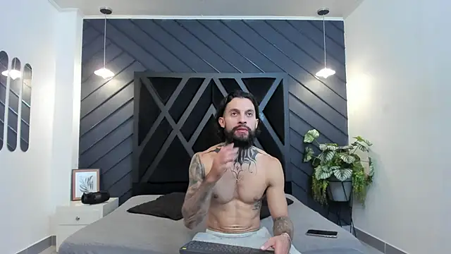 Snapshot of Apolo_Bianco_ chatting on September 20, 2025, 11:32 pm Apolo Bianco online show from September 20, 2025, 11:32 pm