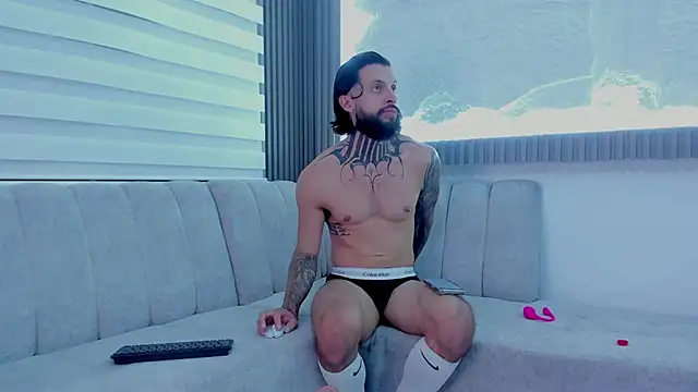 Snapshot of Apolo_Bianco_ chatting on October 18, 2025, 5:31 am Apolo Bianco online show from October 18, 2025, 5:31 am