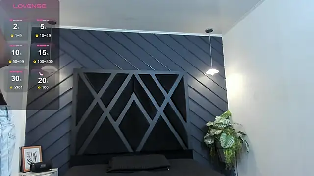 Snapshot of Apolo_Bianco_ chatting on September 13, 2025, 11:27 pm Apolo Bianco online show from September 13, 2025, 11:27 pm