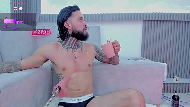 Snapshot of Apolo_Bianco_ chatting on November 2, 2025, 10:15 pm Apolo Bianco online show from November 2, 2025, 10:15 pm