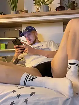 Snapshot of SavagedStirrer chatting on December 18, 2025, 9:47 am SavagedStirrer online show from December 18, 2025, 9:47 am