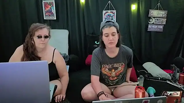 Sexy Mama-69 online show from November 21, 2025, 4:28 pm