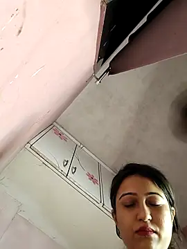 Snapshot of Angel_rani2 chatting on March 8, 2025, 9:40 pm Angel rani2 online show from March 8, 2025, 9:40 pm