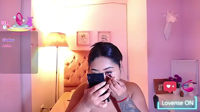 Nahom1  online show from October 14, 2025, 10:09 pm