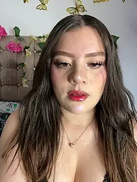 Snapshot of Jullieetta chatting on July 28, 2026, 2:24 pm Jullieetta online show from July 28, 2026, 2:24 pm
