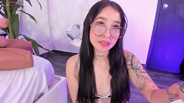 EriKlein online show from October 11, 2025, 10:44 pm