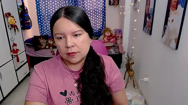 claryssa  online show from February 25, 2026, 8:41 pm