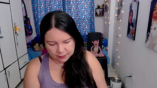 claryssa  online show from October 6, 2025, 7:03 pm