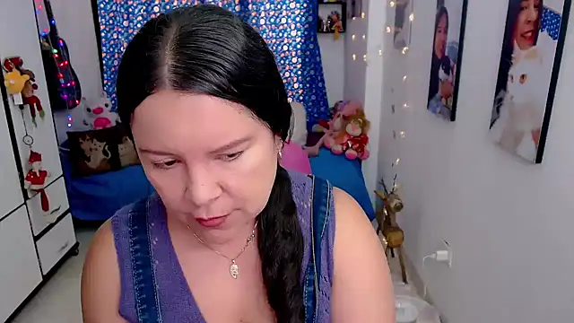 claryssa  online show from February 28, 2026, 7:02 pm